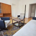 Vintage Apartment Clara- Zetkin- Park